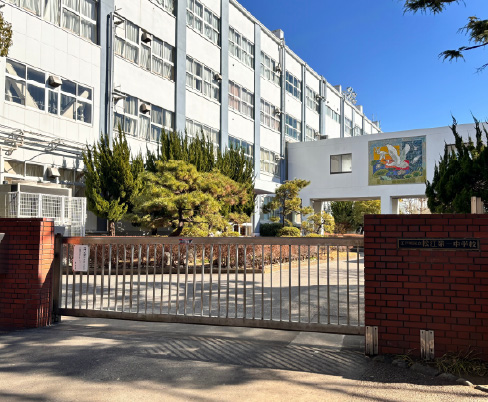 区立松江第一中学校外観